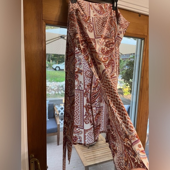 HALLOWEEN HIPPIE COSTUME Lulus Rust Paisley Print Satin Wrap Midi Skirt -Size XL - Picture 7 of 10